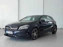 Mörkblå Begagnad 2017 Mercedes A180 Halvkombi | 154 800 kr (Marknadspris)