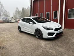 Vit Begagnad 2015 Kia ProCeed GT Halvkombi | 90 000 kr (Marknadspris)