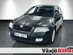 Mörkgrå (grå) Begagnad 2008 Skoda Octavia Halvkombi | 49 900 kr (Marknadspris)