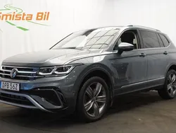 Grå Begagnad 2021 VW Tiguan Allspace SUV | 399 700 kr (Marknadspris)