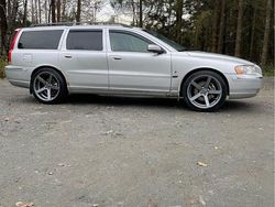 Grå Begagnad 2005 Volvo V70 Summum Kombi | 32 000 kr (Marknadspris)