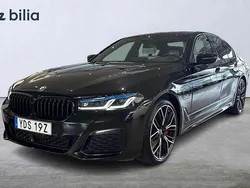 Svart Begagnad 2022 BMW 545e M Sport Sedan | 539 000 kr (Superpris)