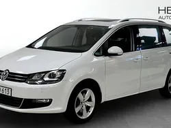 Vit (white) Begagnad 2015 VW Sharan Minibuss | 189 900 kr (Marknadspris)