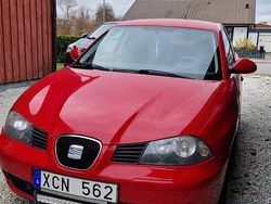 Röd Begagnad 2006 Seat Ibiza Halvkombi | 21 000 kr