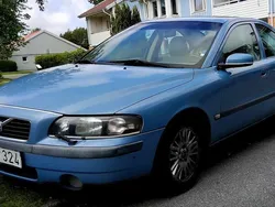Blå Begagnad 2004 Volvo S60 Business Edition Sedan | 20 000 kr (Superpris)
