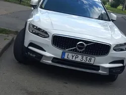 Vit Begagnad 2017 Volvo V90 CC Kombi | 228 800 kr (Superpris)
