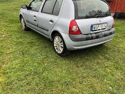 Grå Begagnad 2005 Renault Clio R.S. Halvkombi | 25 000 kr (Marknadspris)