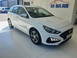 Vit Begagnad 2021 Hyundai i30 Kombi | 177 900 kr (Marknadspris)