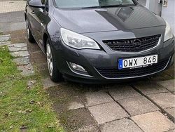 Grå Begagnad 2010 Opel Astra Enjoy Halvkombi | 31 000 kr (Marknadspris)