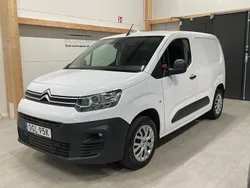 Vit Begagnad 2022 Citroën Berlingo Business Class Minibuss | 209 900 kr (Marknadspris)