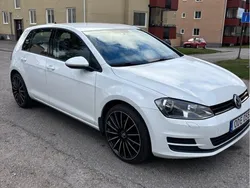 Vit Begagnad 2017 VW Golf VII Halvkombi | 130 000 kr (Bra pris)