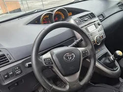Silver Begagnad 2009 Toyota Verso Minibuss | 75 000 kr (Dyr)