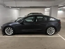 Grå Begagnad 2024 Tesla Model 3 Long Range Sedan | 479 000 kr