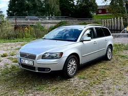Grå Begagnad 2005 Volvo V50 Kombi | 29 900 kr (Marknadspris)
