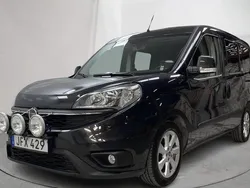 Svart Begagnad 2015 Fiat Doblò Minibuss | 50 000 kr