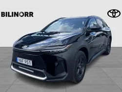 Svart Begagnad 2023 Toyota bZ4X Executive SUV | 429 900 kr (Bra pris)