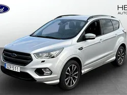 Grå (silver) Begagnad 2017 Ford Kuga ST-Line SUV | 139 900 kr (Marknadspris)