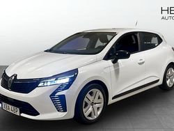 Vit (white) Begagnad 2024 Renault Clio V Evolution Halvkombi | 209 900 kr (Marknadspris)