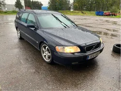 Blå Begagnad 2004 Volvo V70 Business Edition Kombi | 15 000 kr (Marknadspris)