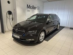 Svart (black magic pärleffekt) Begagnad 2016 Skoda Superb Style Kombi | 159 500 kr (Bra pris)