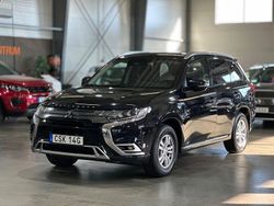 Svart Begagnad 2019 Mitsubishi Outlander Comfort Edition SUV | 184 900 kr