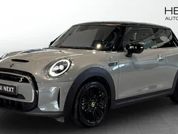 Grå (grey) Begagnad 2022 Mini Cooper SE Halvkombi | 224 700 kr (Marknadspris)
