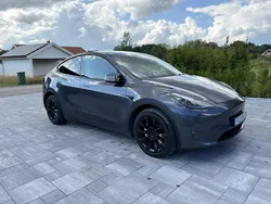 Grå Begagnad 2021 Tesla Model Y Long Range SUV | 365 000 kr (Superpris)