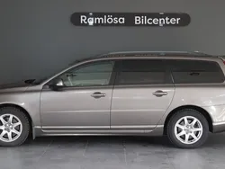 Grå Begagnad 2007 Volvo V70 Momentum Kombi | 79 900 kr (Marknadspris)