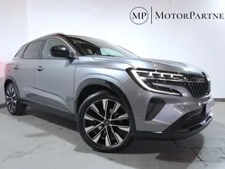 Grå Begagnad 2023 Renault Austral Techno SUV | 284 900 kr (Marknadspris)