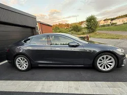 Grå Begagnad 2019 Tesla Model S Sedan | 330 000 kr (Bra pris)
