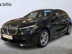 Svart Begagnad 2022 BMW 118 M Sport Halvkombi | 289 000 kr (Dyr)