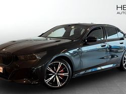 Svart (black) Begagnad 2023 BMW 550e M Sport Sedan | 798 700 kr (Bra pris)