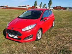 Begagnad 2015 Ford Fiesta Titanium Halvkombi | 49 500 kr (Marknadspris)