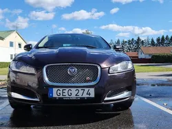 Röd Begagnad 2015 Jaguar XF Sedan | 169 000 kr (Dyr)