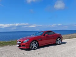 Röd Begagnad 2015 Mercedes SLK250 AMG Cab | 265 000 kr