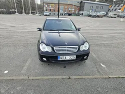 Svart Begagnad 2005 Mercedes C180 Classic Sedan | 37 000 kr (Marknadspris)