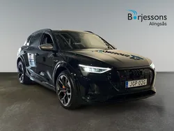 Svart Begagnad 2022 Audi e-tron SUV | 454 900 kr
