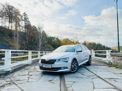 Silver Begagnad 2016 Skoda Superb LAURIN & KLEMENT Kombi | 99 900 kr