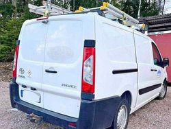 Vit Begagnad 2015 Toyota Proace Minibuss | 75 000 kr (Marknadspris)