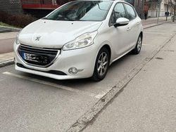 Begagnad 2014 Peugeot 208 Halvkombi | 41 500 kr