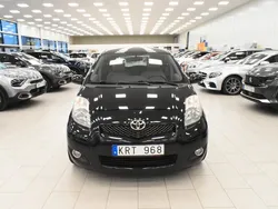 Svart Begagnad 2010 Toyota Yaris Halvkombi | 69 900 kr (Marknadspris)