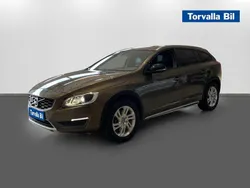 Brun Begagnad 2016 Volvo V60 CC Summum Kombi | 229 900 kr (Marknadspris)