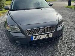 Grå Begagnad 2005 Volvo V50 Kinetic Kombi | 38 000 kr (Marknadspris)