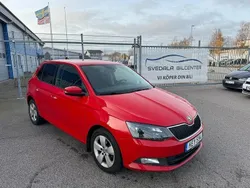 Röd Begagnad 2017 Skoda Fabia Style Halvkombi | 89 000 kr (Marknadspris)