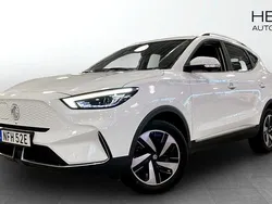 Vit (white) Begagnad 2022 MG ZS Luxury Sedan | 249 900 kr (Bra pris)