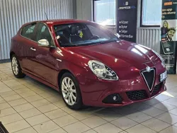 Röd Begagnad 2011 Alfa Romeo Giulietta Distinctive Halvkombi | 69 900 kr (Marknadspris)
