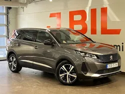 Grå Begagnad 2024 Peugeot 5008 GTi Minibuss | 349 900 kr (Marknadspris)
