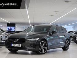 Mörkgrå Begagnad 2022 Volvo V60 R-Design Kombi | 379 900 kr (Marknadspris)
