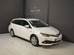 Vit Begagnad 2016 Toyota Auris Touring Sports Active Kombi | 134 900 kr (Marknadspris)