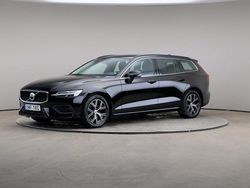 Svart Begagnad 2022 Volvo V60 Momentum Kombi | 289 000 kr (Marknadspris)